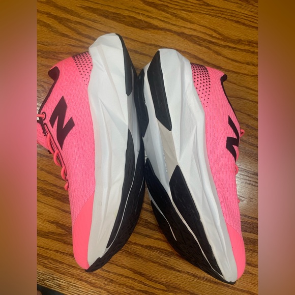 Girls New Balance Bungee FuelCell Propel v5 NWOT - Picture 5 of 6